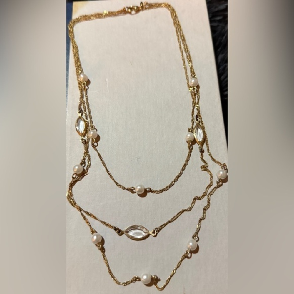 Avon Gold and Pearl Necklace
